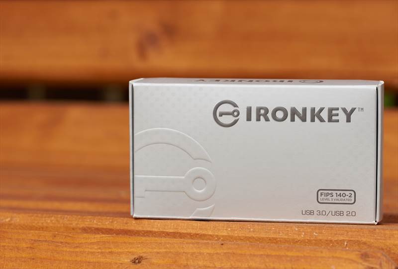 Kingston IronKey S1000 (2)